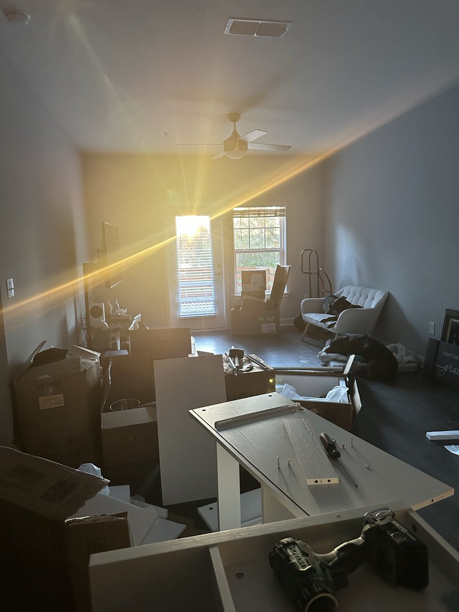 Queenyeli tweet media