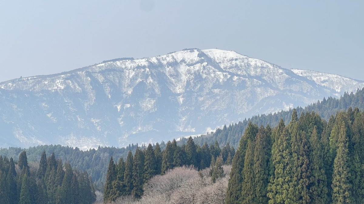 78kou_'s tweet photo. おはようございます☀
ちょっと早すぎたかな
山菜採り様子みにきたけど
凄いガスってるわ
#別宮の棚田 https://t.co/3PzTxhsIEV
