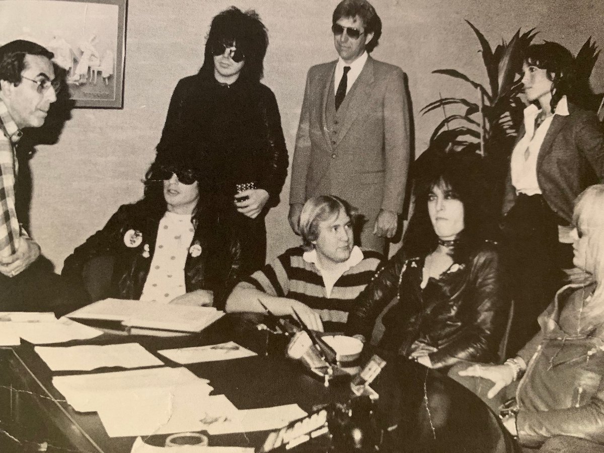 MotleyCrue's tweet photo. “So, what do ya guys say? Do you wanna record deal?”  #Mötleycrüe https://t.co/TgiTSOKyrf