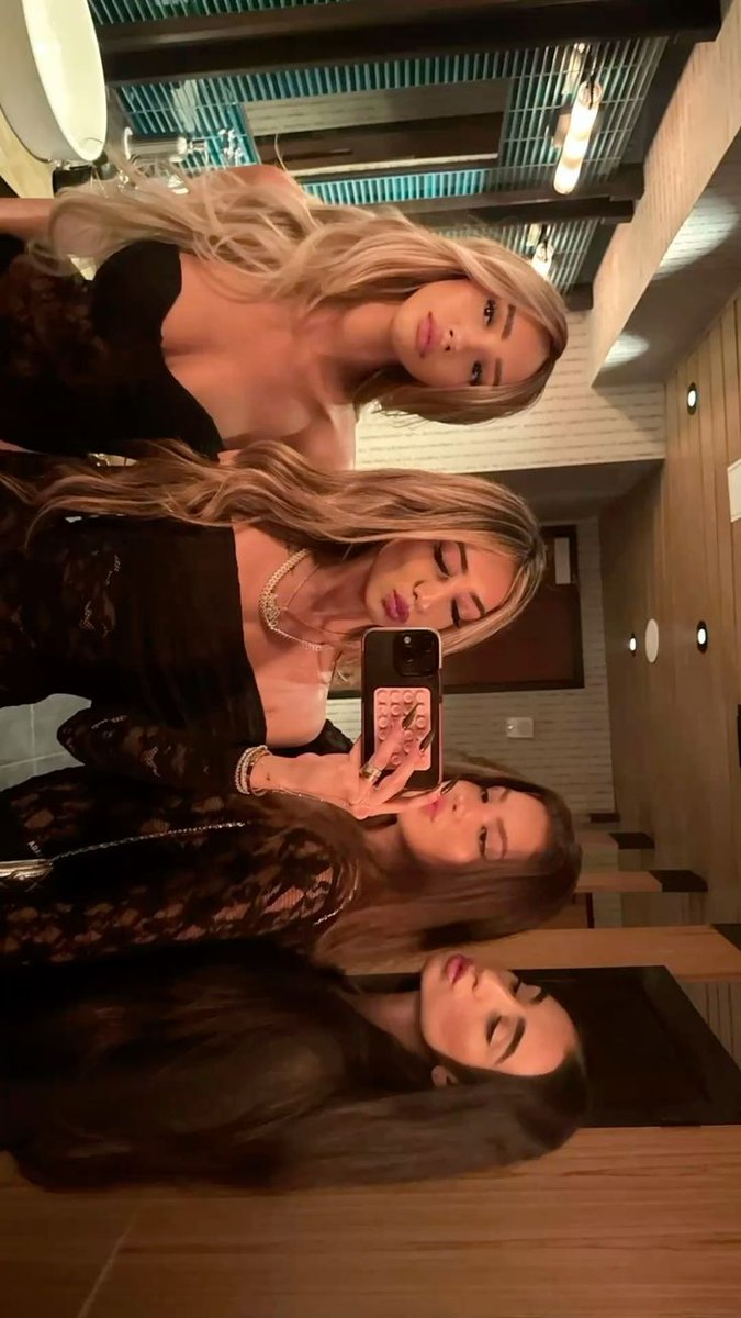 Nιk᥆᥎ᥲ Bᥲᥒk᥉ tweet media