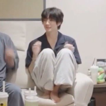 lia ໒꒱ ⊹ ࣪ ˖ tweet media