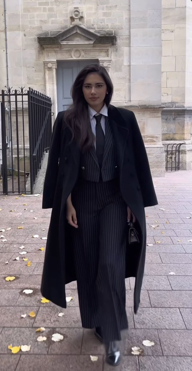 Thesuitedbrand's tweet photo. PHWOAR!!!!!!💦💦 #womeninsuits #womeninties #girlsinsuits #girlsinties https://t.co/Uz6O31yzvH