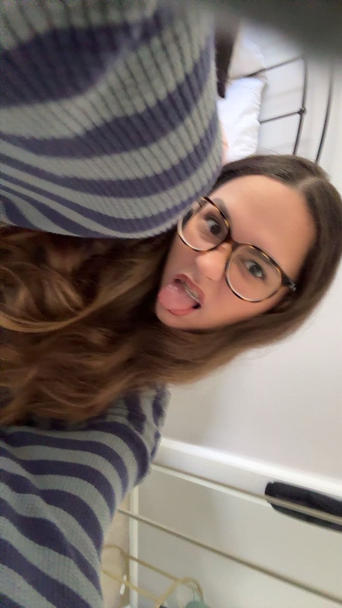 clara🦁 tweet media