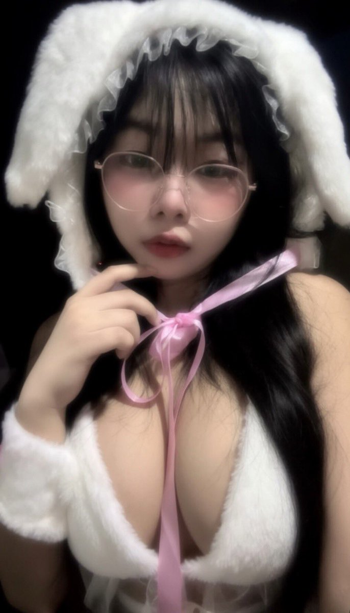 kissyfavv's tweet photo. 😋 https://t.co/wgyFIHLHaa