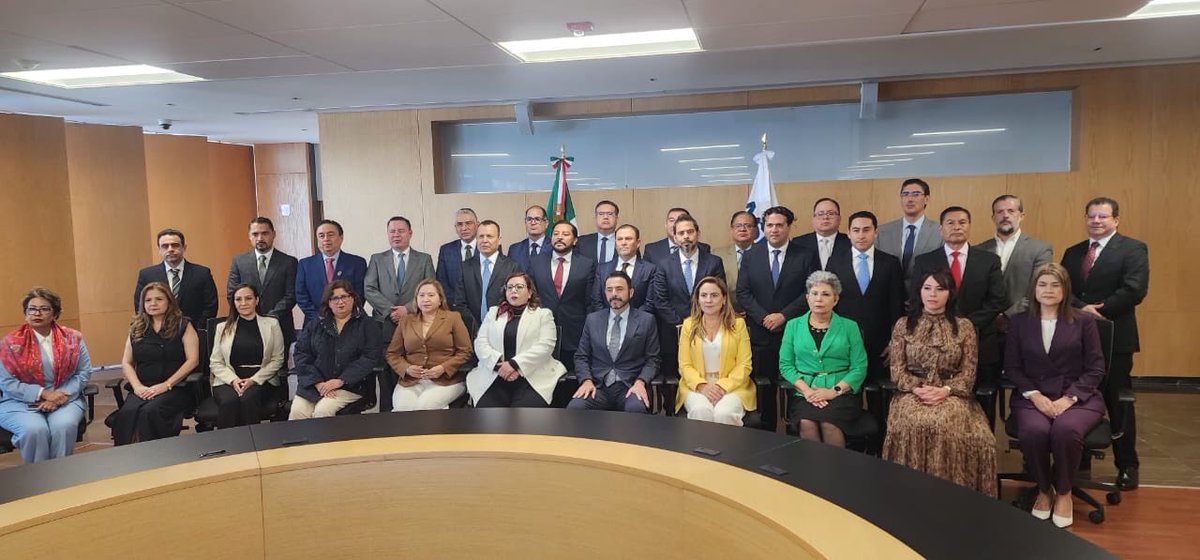 jorvalverdeASEH's tweet photo. Hoy fuimos convocados los Auditores y Auditoras Superiores de las entidades federativas por el Auditor  Superior de la Federación Aureliano Hernández Palacios Cardel, para la futura coordinación con la ⁦@ASF_Mexico⁩ en materia de fiscalización. https://t.co/xfpHiSEPqo