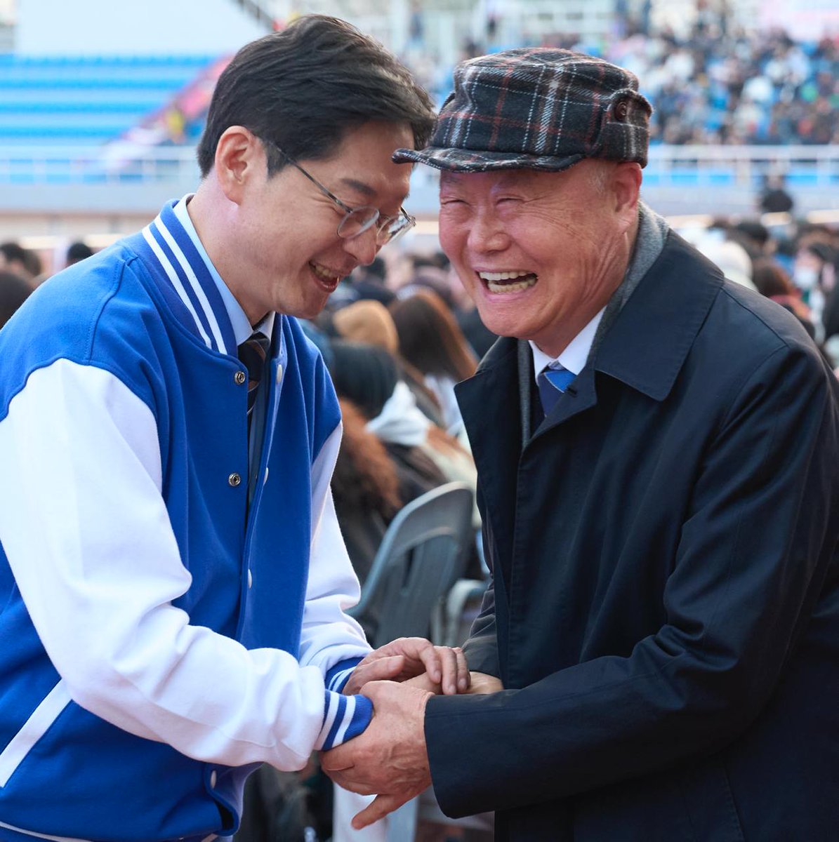 김경수 tweet media