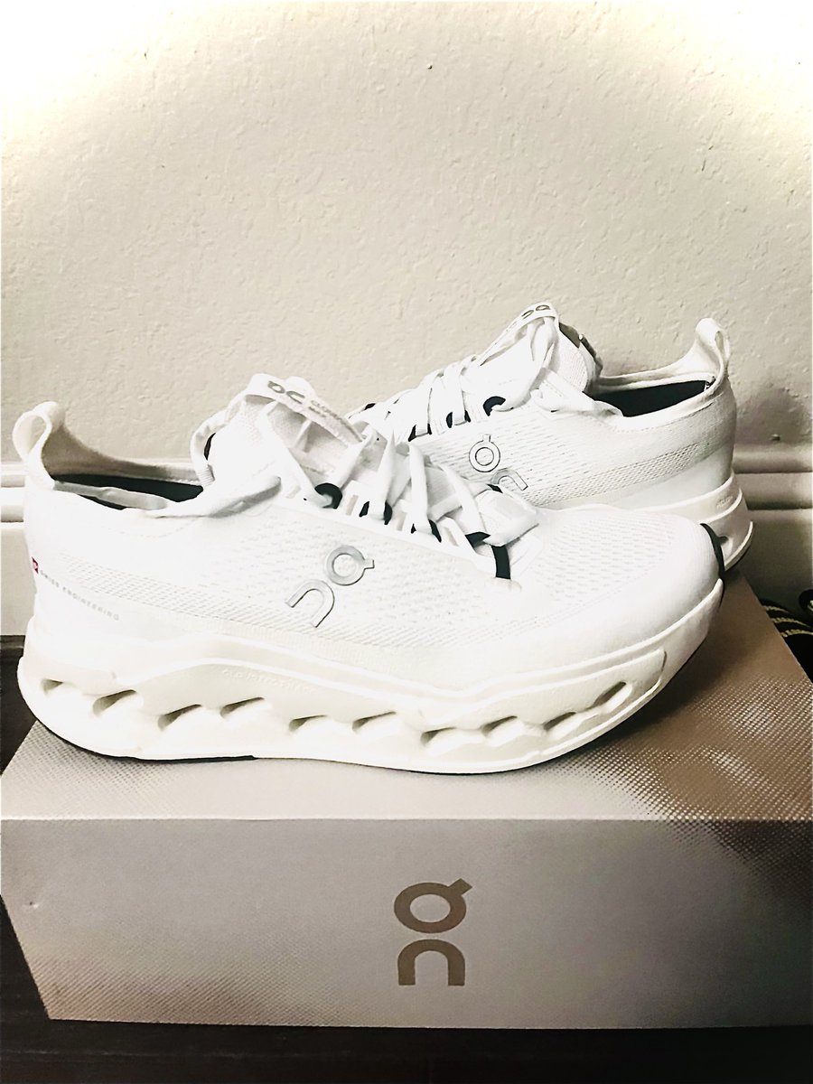 checkat5's tweet photo. Trying (again) these #DreamOn #running shoes for long #run s https://t.co/iFb5rHfVi7