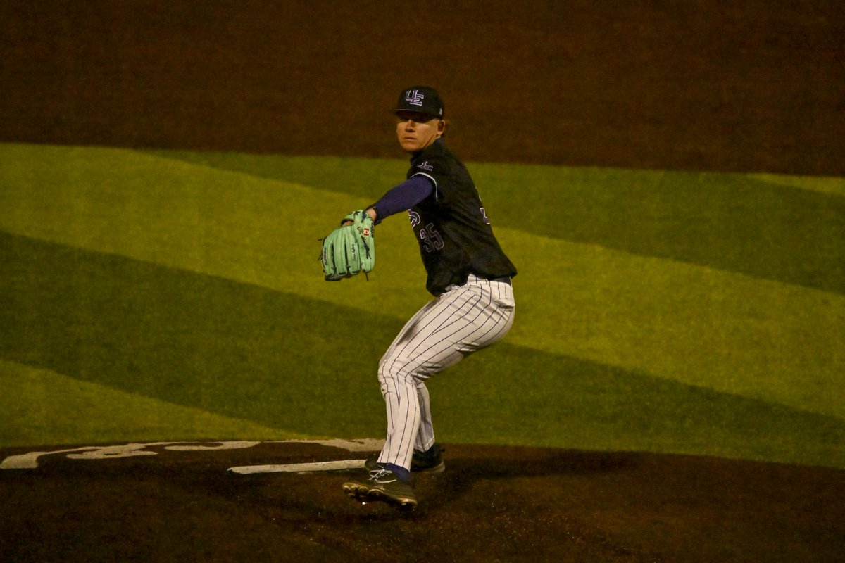 UEAthleticsBASE's tweet photo. Mid 9 | Illinois State 2, UE 2

@owenbyberg posts another zero! Haire, Taubert, McConnell due up for the Aces in the bottom of the ninth

⚾️ #ForTheAces x #GUAC 🥑 https://t.co/13VMuOG9gF