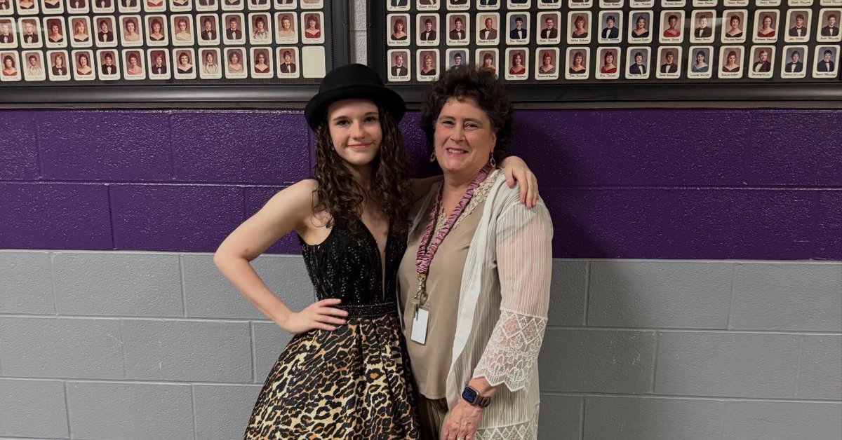 PHSspeechteam's tweet photo. It was a great prom fashion show.  So glad to do this in Gilda’s honor. @scottlangford72 @Principal_PHS_ https://t.co/kGGw96bcxA