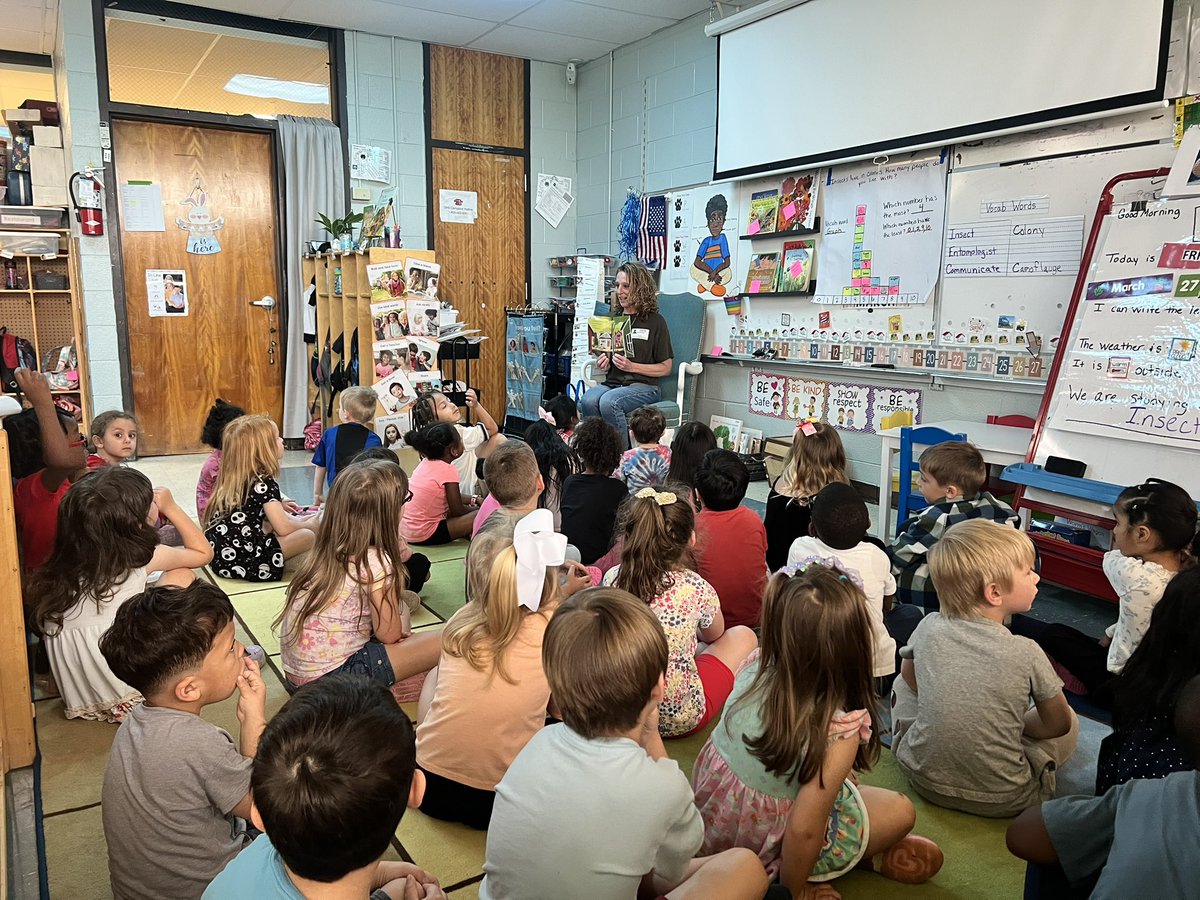SHEtigertales's tweet photo. We loved having Mrs. Marsha visit our Pre-K classrooms today! She shared a fun story and introduced our students to the wonderful world of Girl Scouts. Thank you for inspiring our little learners!📚
#SHEtales #girlscouts https://t.co/GNjI2Sy20R