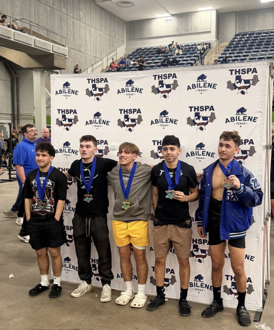 FHSfarmerJOE's tweet photo. Congratulations to Conner Bakken, the newest FHS powerlifting state champion! That makes FOUR State titles on the year for Farmersville, with more to come!
#FHSfarmers
#FARMERfamily
#LKGFA
#RodeoRevival
#RideForTheBrand
#RodeoJoe
#FAMOUSinFARMERSVILLE https://t.co/gKK51R9Qqz