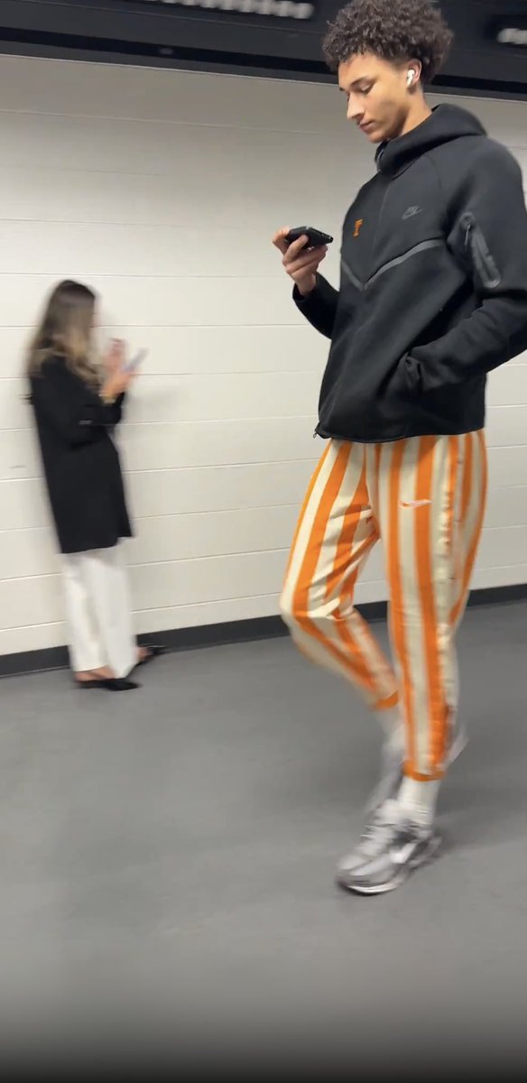 Dylan Holt tweet media