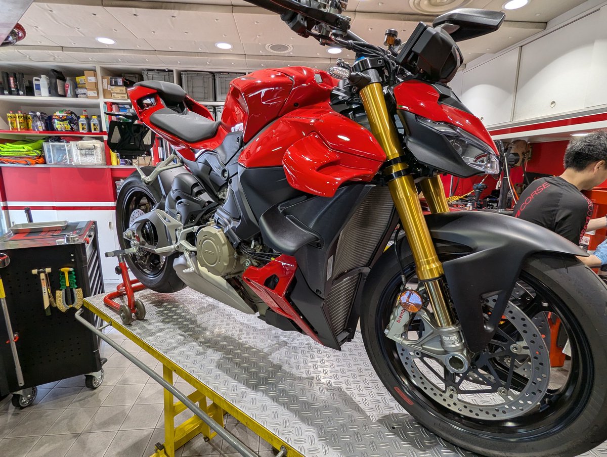 Ducati_Service's tweet image. 🇮🇹　Streetfighter V4S　🇮🇹
TPMS取り付けました❗️
#Ducati
#ducati
#DLT
#ドゥカティ