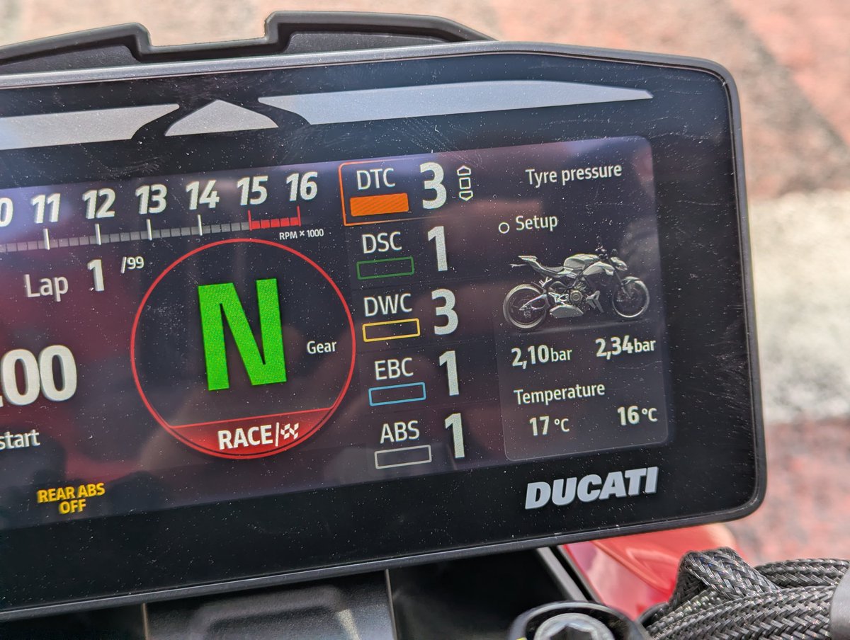 Ducati_Service's tweet image. 🇮🇹　Streetfighter V4S　🇮🇹
TPMS取り付けました❗️
#Ducati
#ducati
#DLT
#ドゥカティ