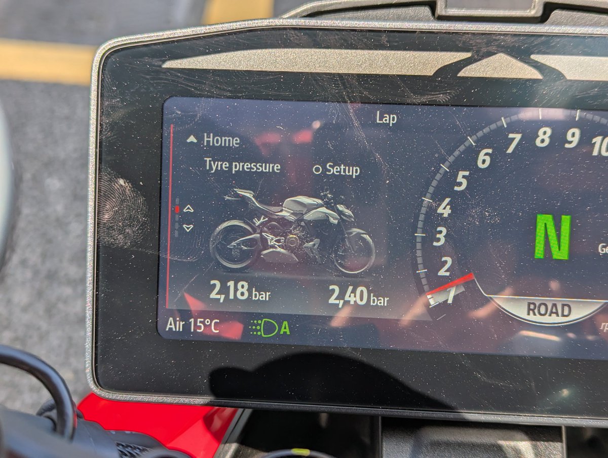 Ducati_Service's tweet image. 🇮🇹　Streetfighter V4S　🇮🇹
TPMS取り付けました❗️
#Ducati
#ducati
#DLT
#ドゥカティ