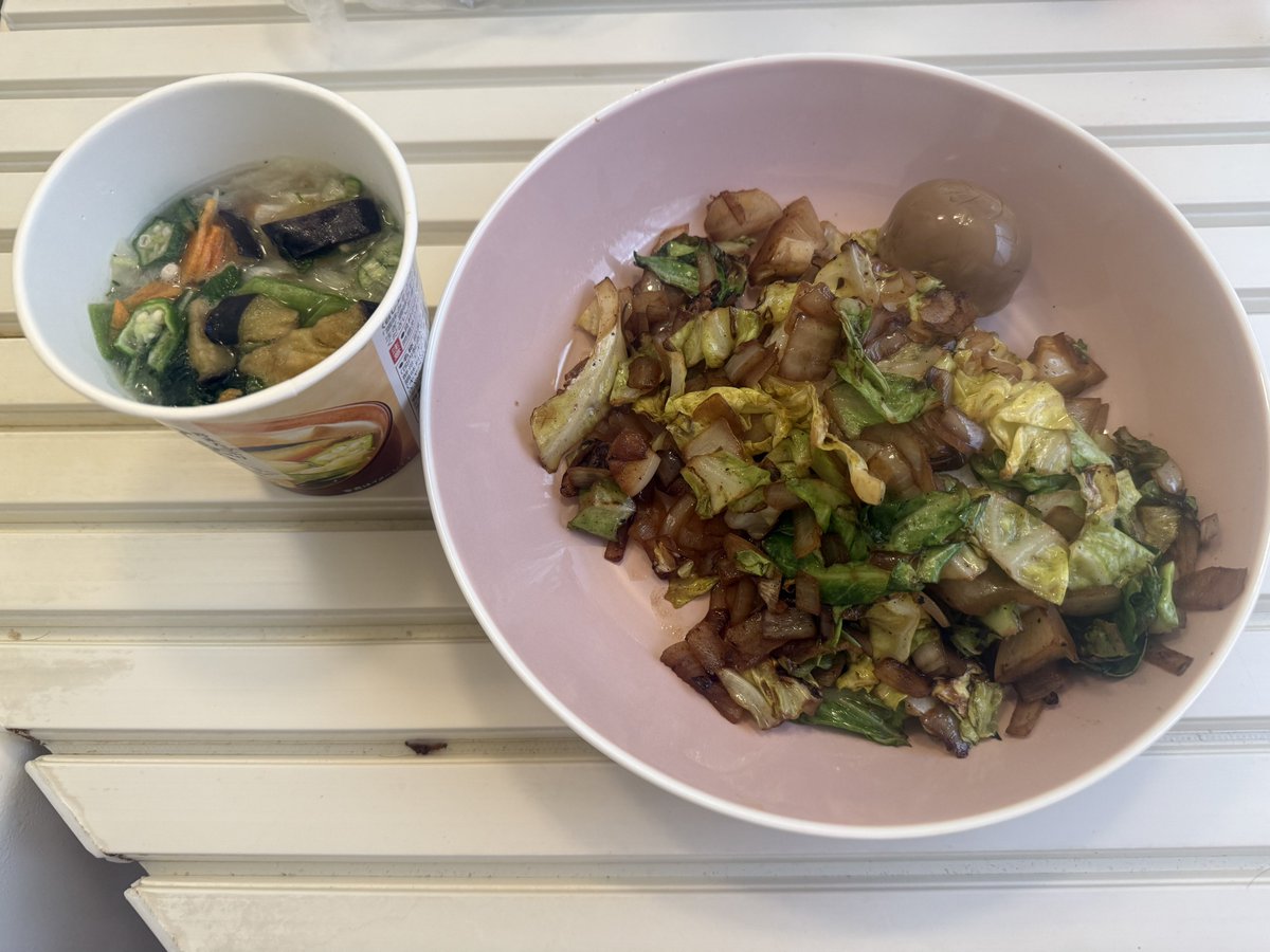 クロちゃんクッキング完成 野菜尽くし！ 味噌汁も野菜！ ヘルシー