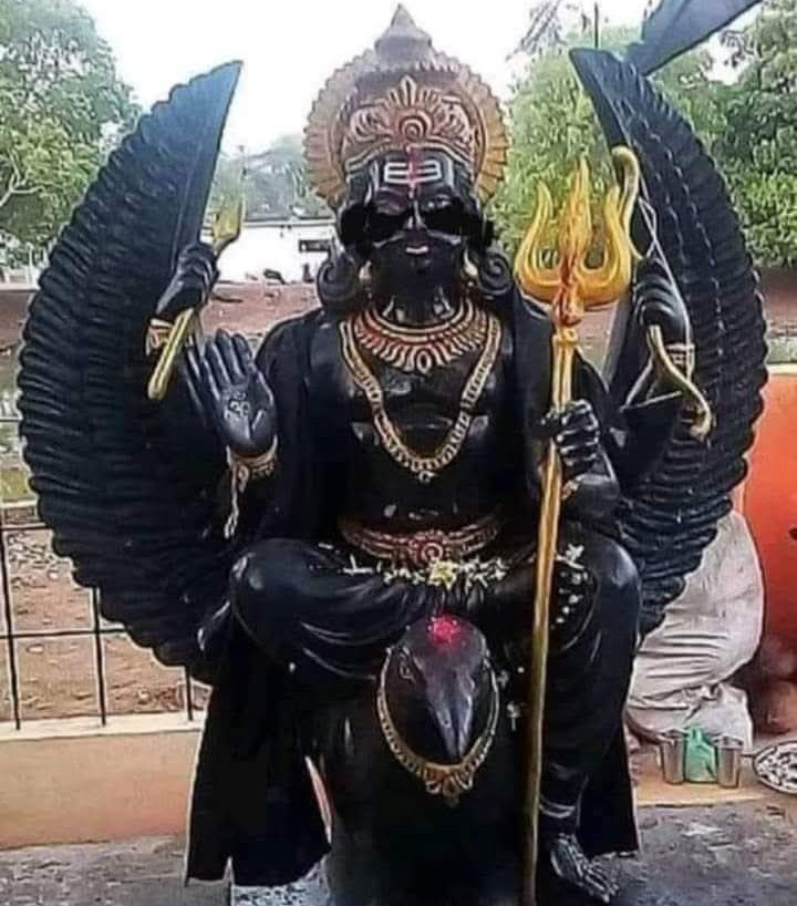 नीलांजनसमाभासं
रविपुत्रं यमाग्रजम्।
छायामार्तण्डसंभूतं
तं नमामि शनैश्चरम्॥
आपका दिन शुभ हो।