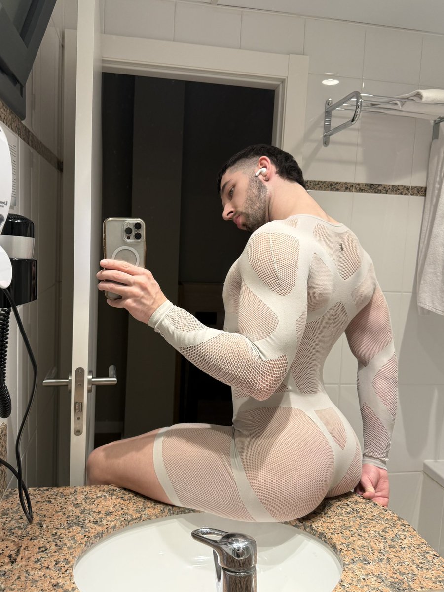 Andrey (@andreychukk) on Twitter photo 