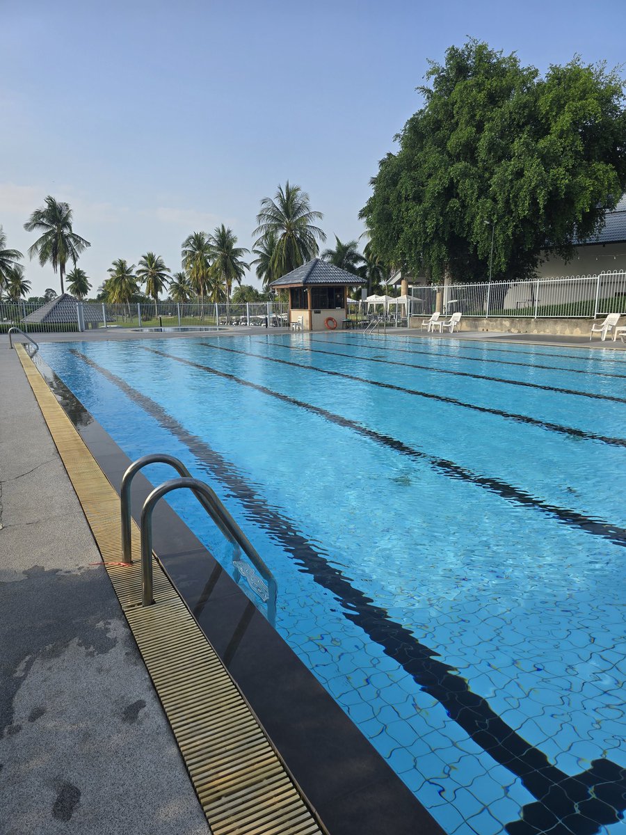 จะมีกล้ามเนื้อ ᕙ(⇀‸↼‵‵)ᕗ tweet media