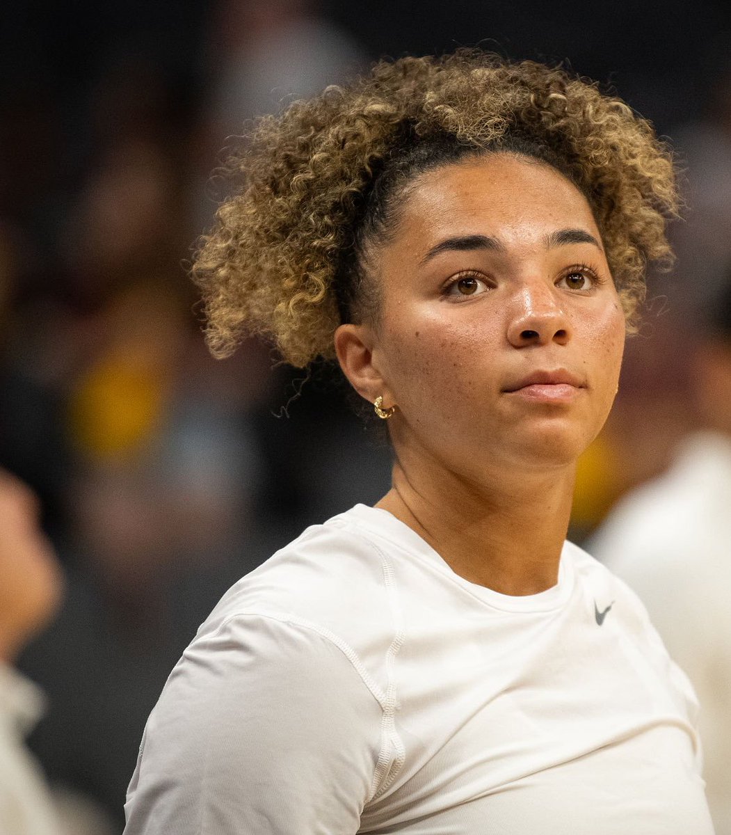 I talk hoops 🏀 tweet media