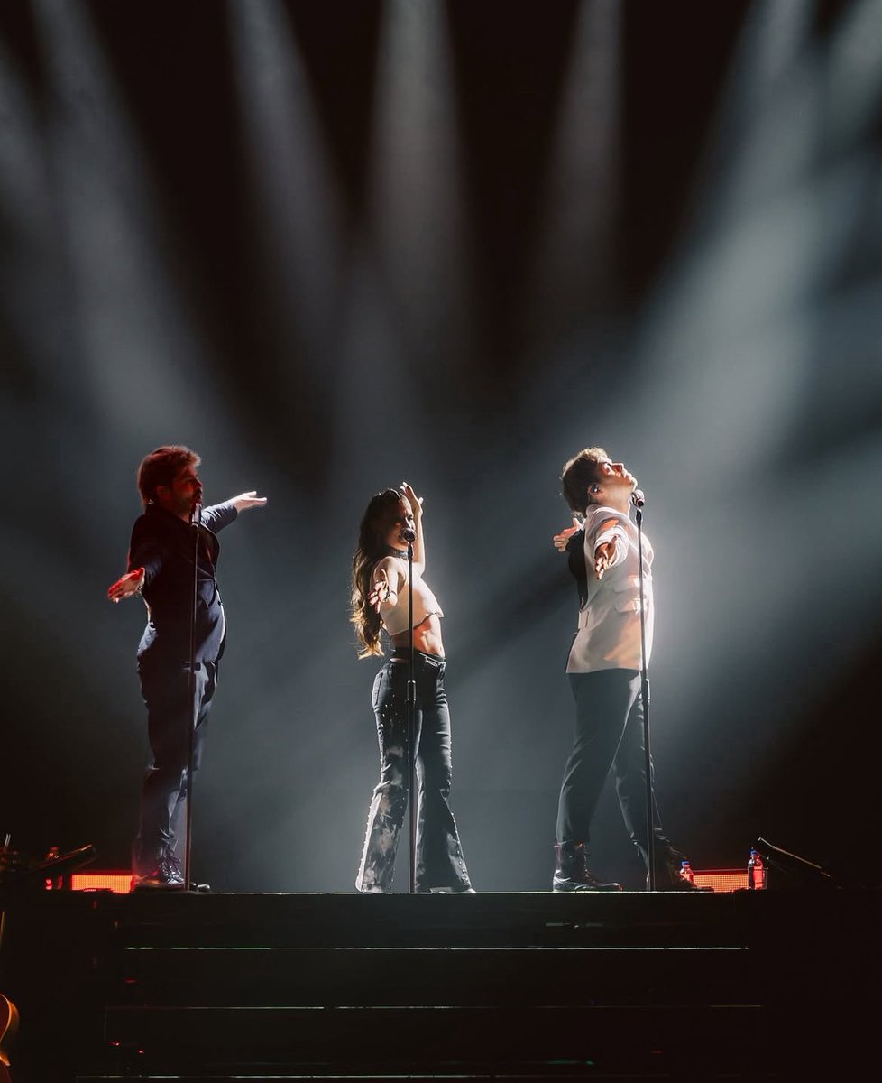 Erreway.update tweet media