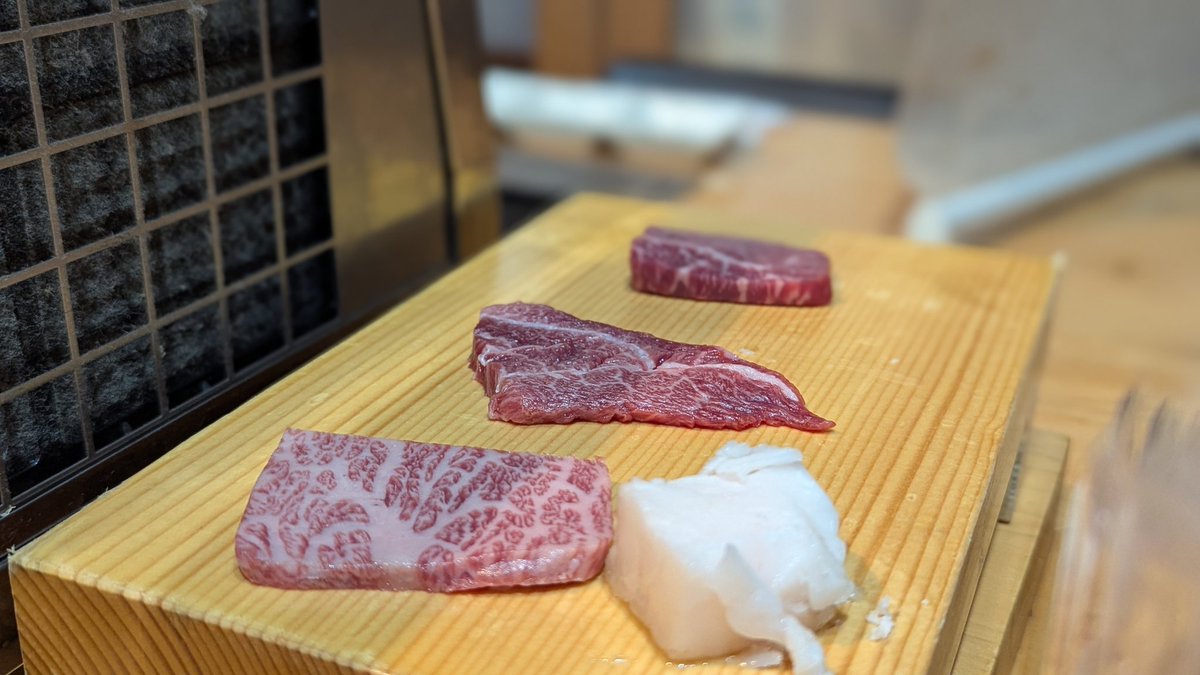 Tomy_717's tweet photo. ゴリラの誕生・送別祝いで中村で焼肉
2時間かけて移動しても食べる価値あった！
これで系列店制覇！ https://t.co/kZ6xw2Uppx