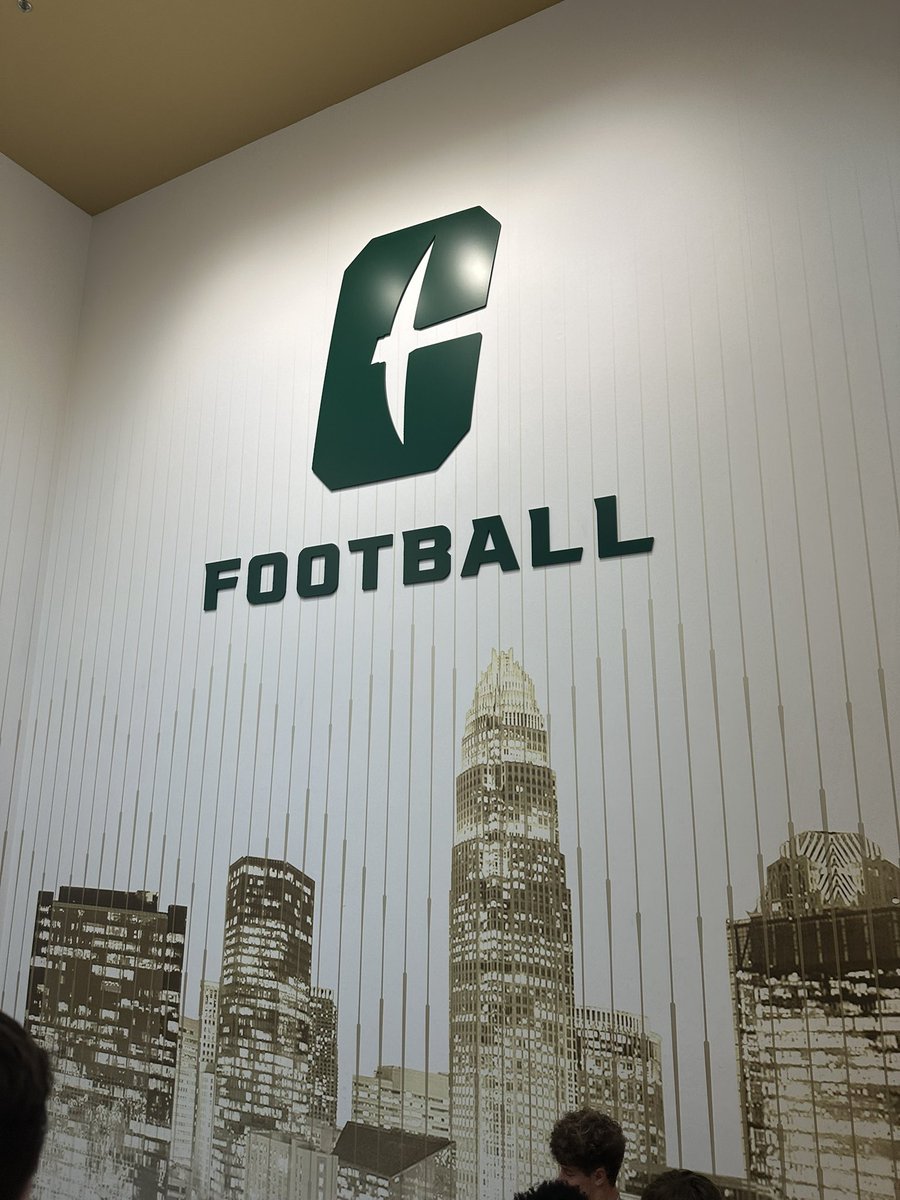 WillGoard10's tweet photo. Had a Great time @unccharlotte!!! 

@coach_mccants @Coach_Jackson32 @G7Football @jlmn12_ @couillard_phil @JoeDexterMedia @QBHitList @CoachGGreenNCSA @NCPrepVarsity @nchssportspage https://t.co/uQbxHQCKiJ