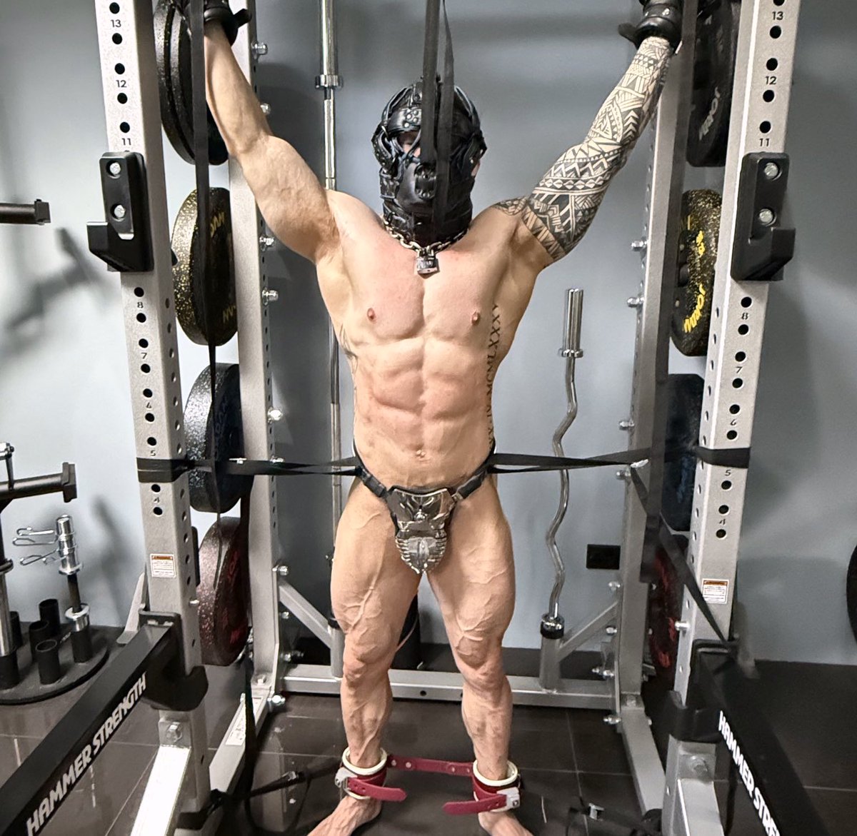 BillyBeefcake's tweet photo. Captured bodybuilder @BoundMuscleUK 🔥 https://t.co/QJZBEeLj42