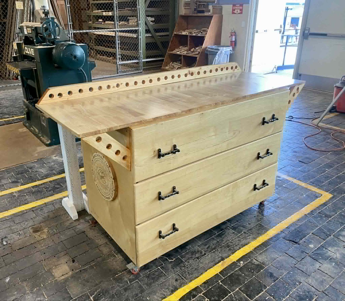 KidToyology's tweet image. #Architecture &amp;amp; #ProductDesign did a little fun project today - a fun &amp;amp; functional storage cart! ❤️🏆 💪 #CTEmonth @CaliforniaCTE @SkillsJam
@SkillsUSA @VenturaCOE @SkillsUSACA @actecareertech @HFTforSchools

#Think #Design #Build #Create #CTE