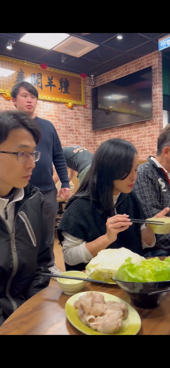 nininana tweet media