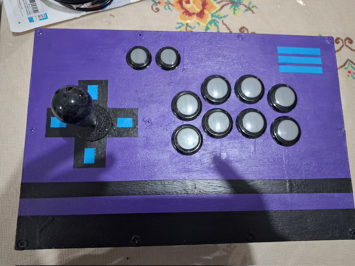 PegadaDLancha's tweet photo. Tava entediado e fiz um controle arcade da Big Nep de mdf pintado a mão https://t.co/BrgTtFXPqC