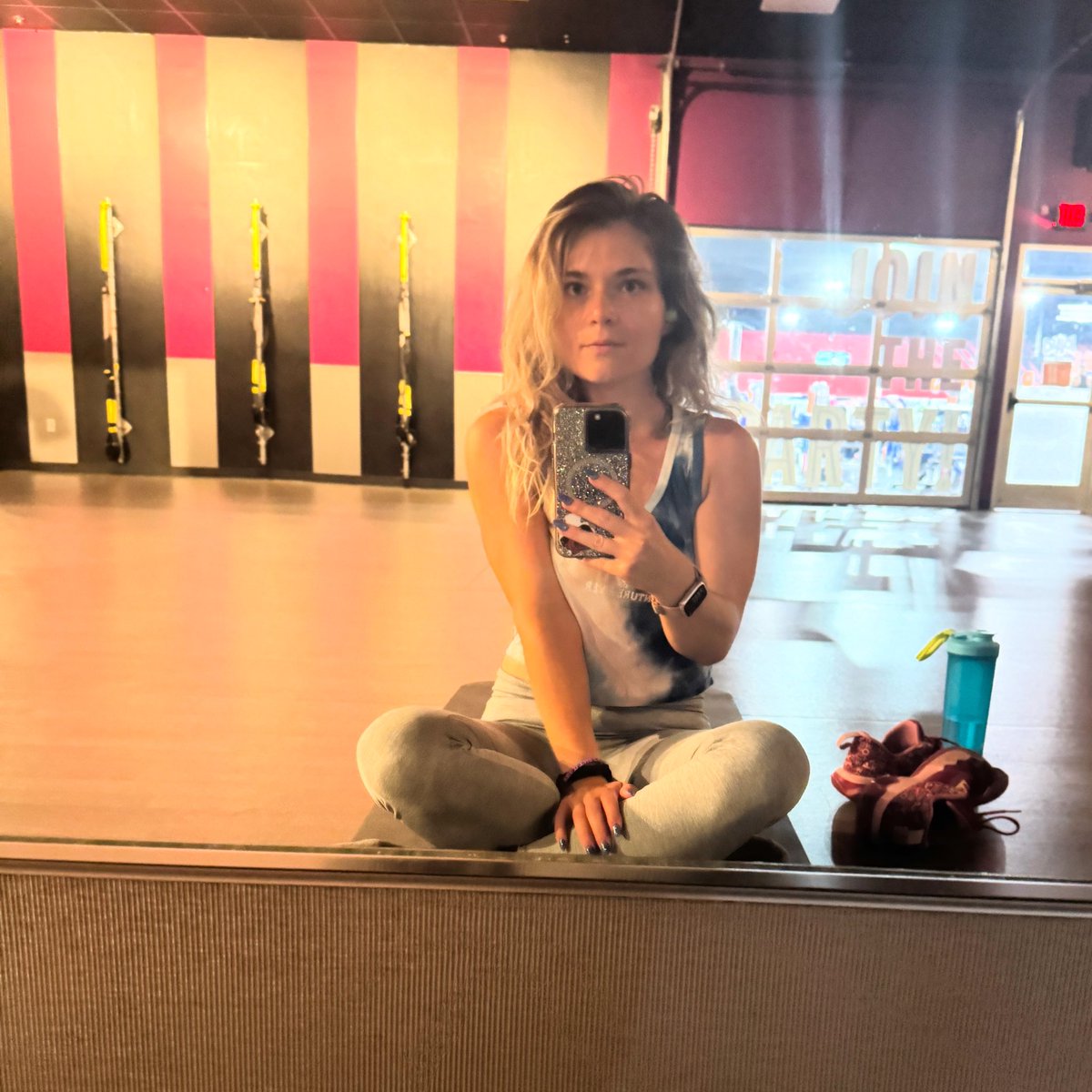 ╭༺♡༻─ Isa ─༺♡༻╯ tweet media