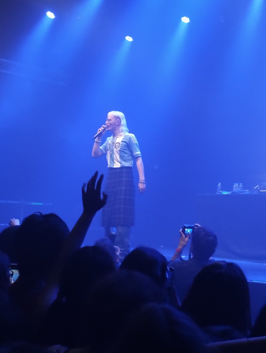 vamp(iris)mo VIO A JOOST tweet media