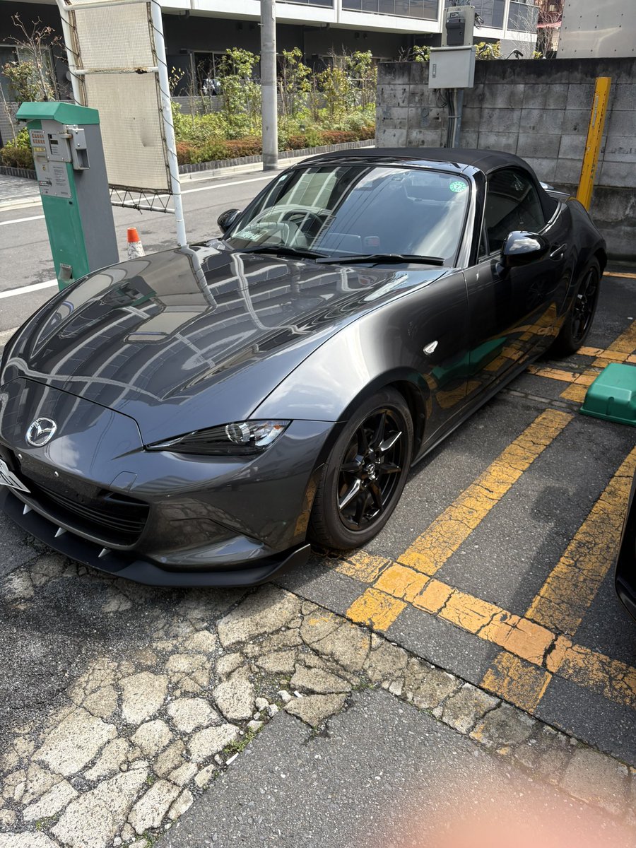 nd_road_28's tweet photo. 駐車場探しは金額ももちろんだが、入れるかどうかも見極めんとね
(なぜ下げた) https://t.co/dq4bL3NWGI