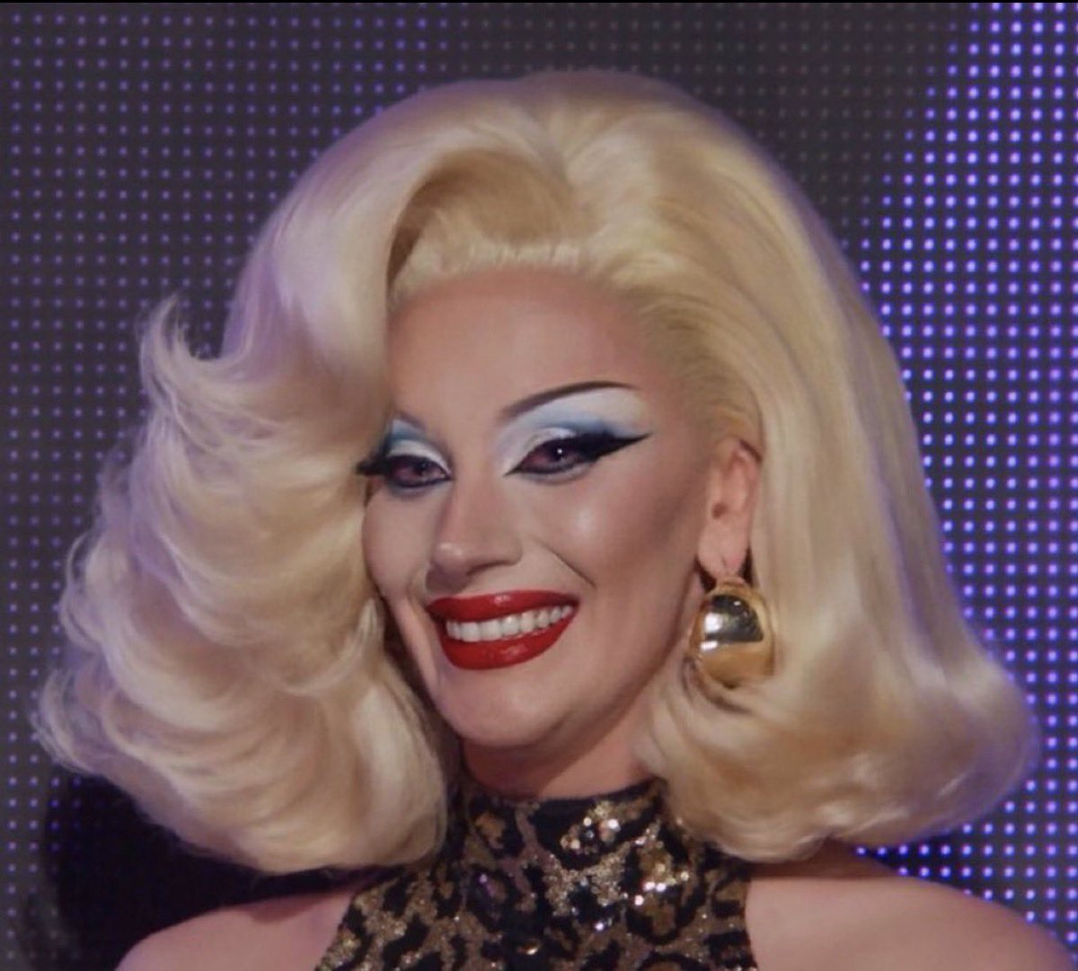 itsjunegemini's tweet image. Jane Don't eliminated // Myki Meeks guaranteed to win the crown #DragRace