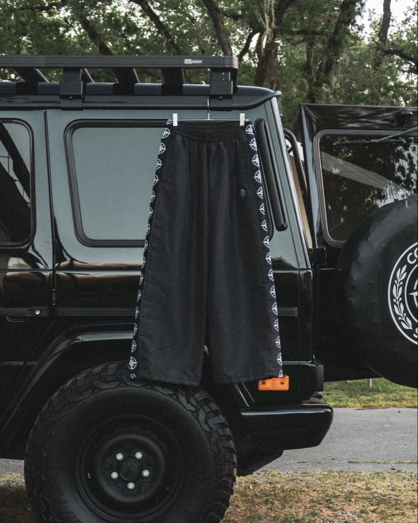 collect__select's tweet photo. Introducing the first SCOUT collection:

DROPPING NEXT THURSDAY - SMS SQUAD GETS EARLY ACCESS: 

1. WIDE LEG FIELD PANTS
2. REAL TREE CAMO ZIP-UP
3. BLACK/REAL TREE CAMO LONG SLEEVE
4. UTILITY SHOULDER BAG
5. SPARE TIRE COVER

Scout // the search for something new. https://t.co/PPf2rWxa10