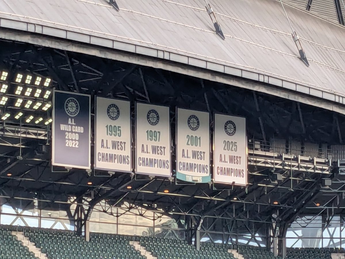 Buster_Hump2 tweet media