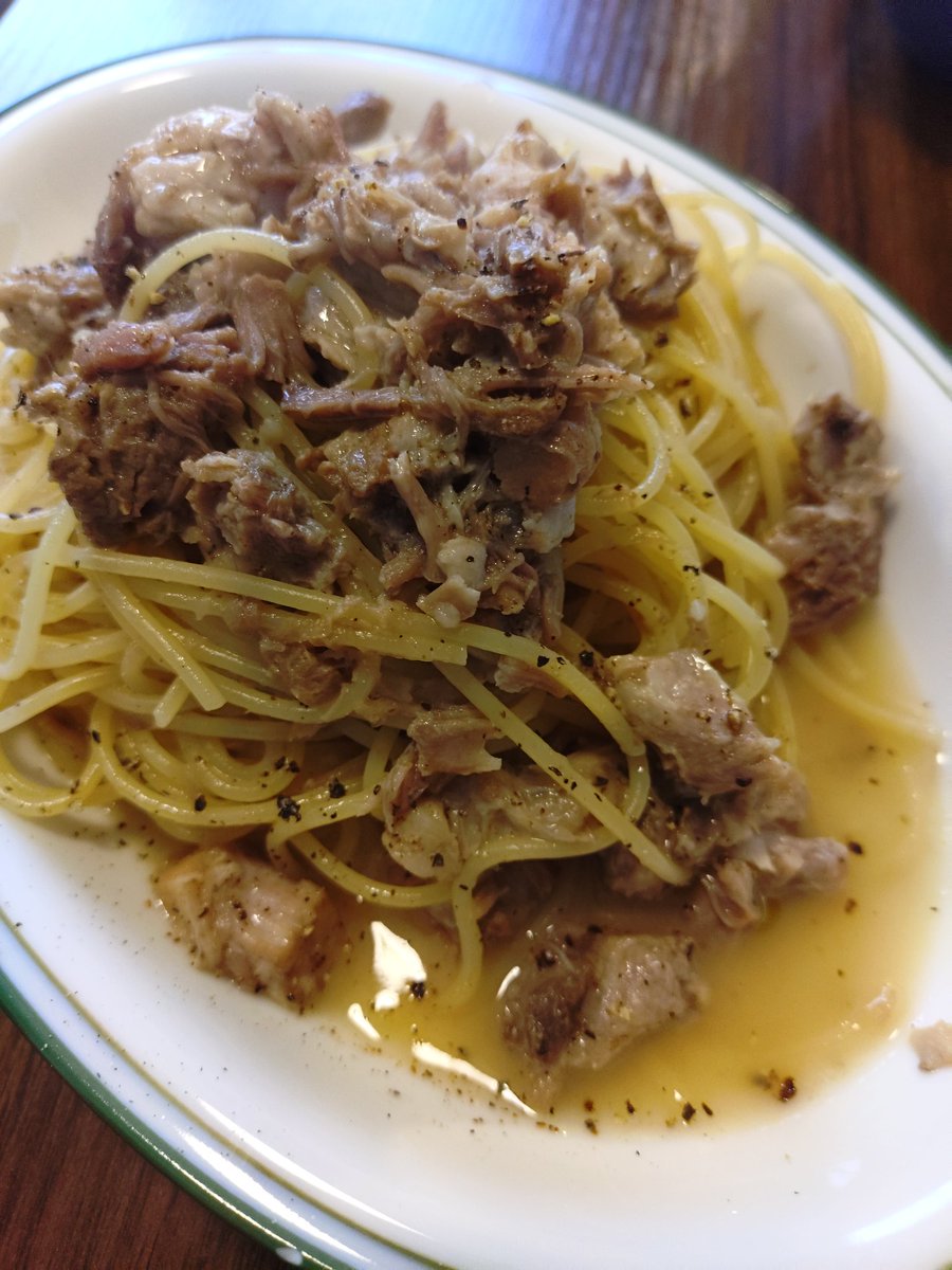 nm0001's tweet photo. Garlic Oil Pasta with Pork Rib. Good Morning!
スペアリブで朝パスタ
#pasta #パスタ #breakfast #朝食 #朝パスタ https://t.co/keXEbCnqBS