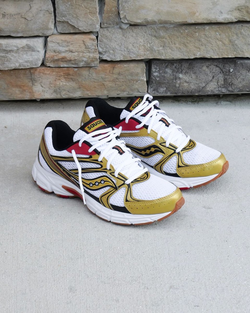 SneakerShouts's tweet photo. STEAL: Saucony Ride Millennium "White Gold" only $44 + free shipping (60% OFF) 

BUY HERE: https://t.co/NmhNcb8QfQ https://t.co/aIVHPZtEwi