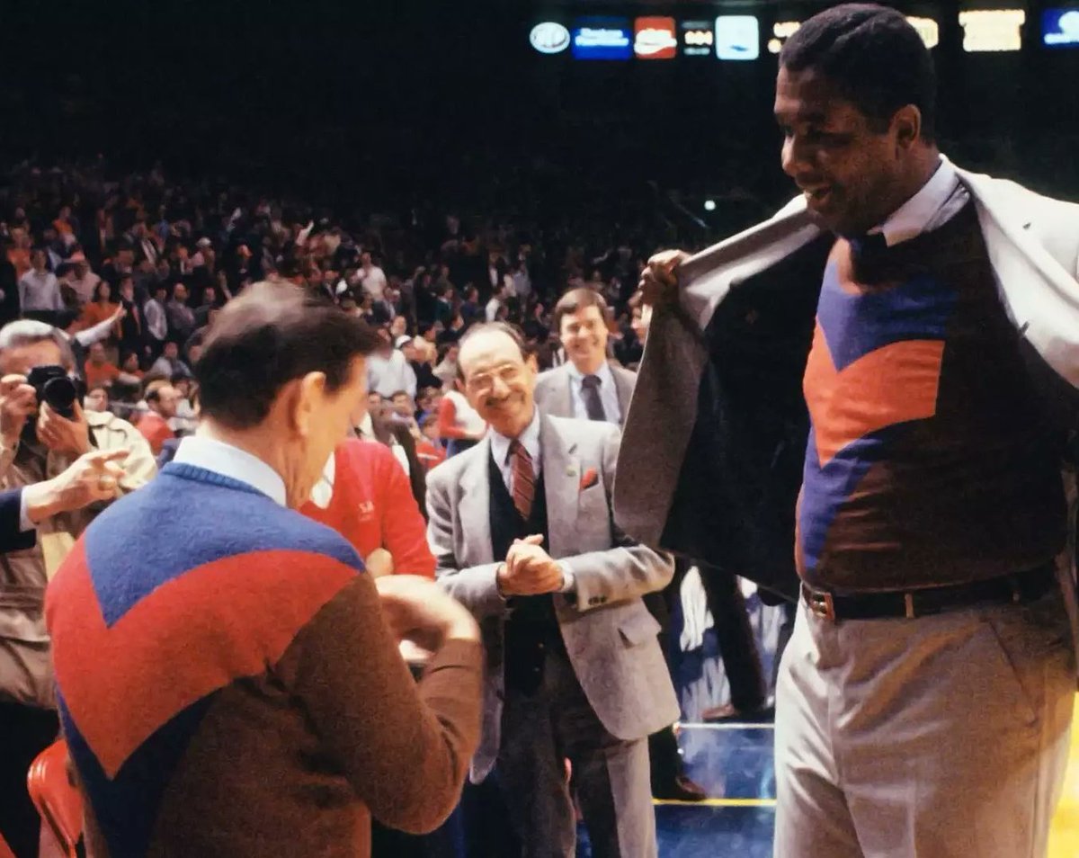 Signman Says tweet media