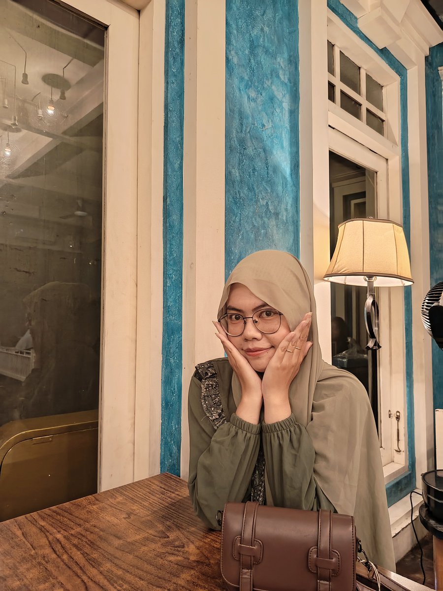 𝜗𝜚 milady tweet media