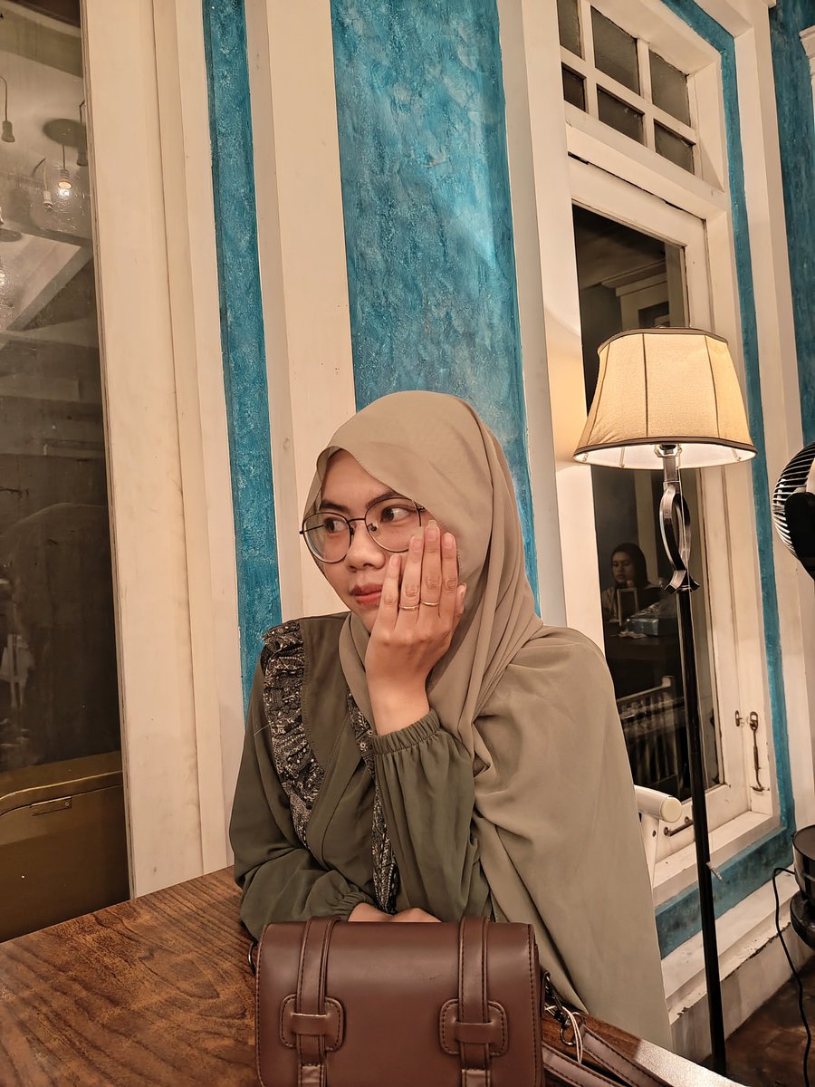 𝜗𝜚 milady tweet media