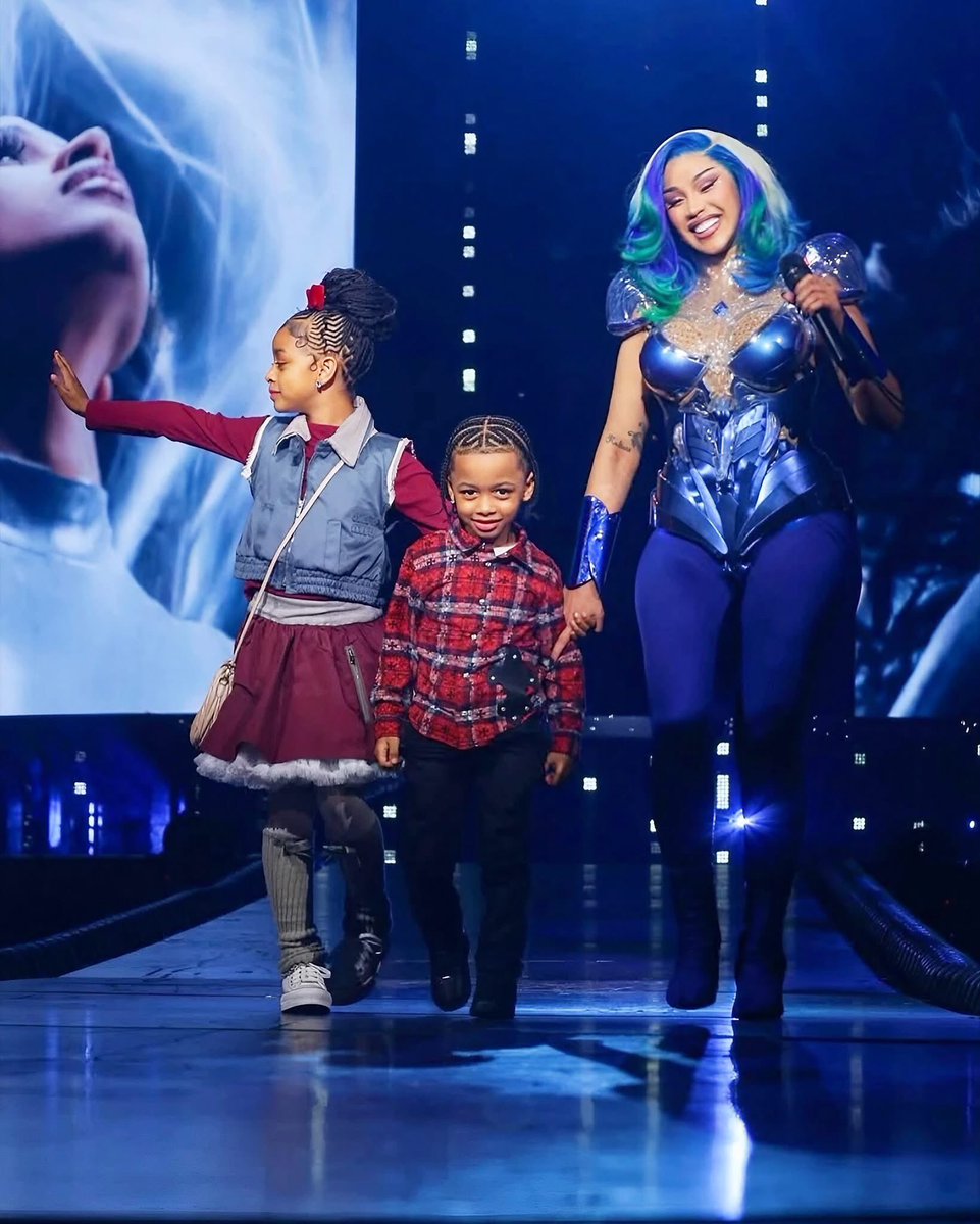 freakoutsideofx's tweet photo. Cardi B brought Kulture &amp; Wave on stage in NYC memories they’ll never forget 🥹Aww 💙 https://t.co/FR7czyeCnx
