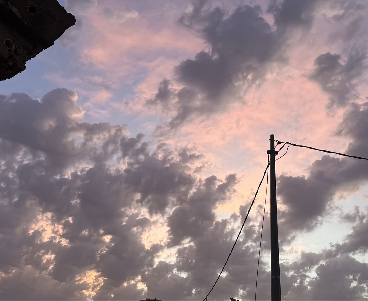 lonilaia's tweet photo. مو مصدقه سبحان الله رسمه🥺 https://t.co/PEQEiaqCSn