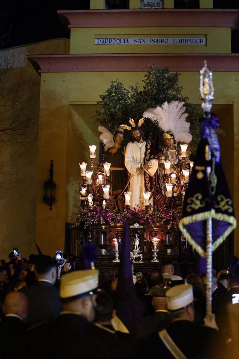 AMENcarnacion_'s tweet photo. Con los sones de Amor en Nazaret, hemos vivido un momento único en el interior del templo. 

Gracias querida @HdadPinoMontano por este regalo

#PinoMontano26 https://t.co/KZVRfGaq86