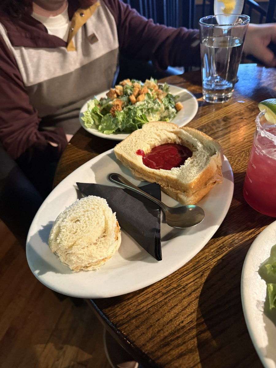 pastel puppy🌹 tweet media