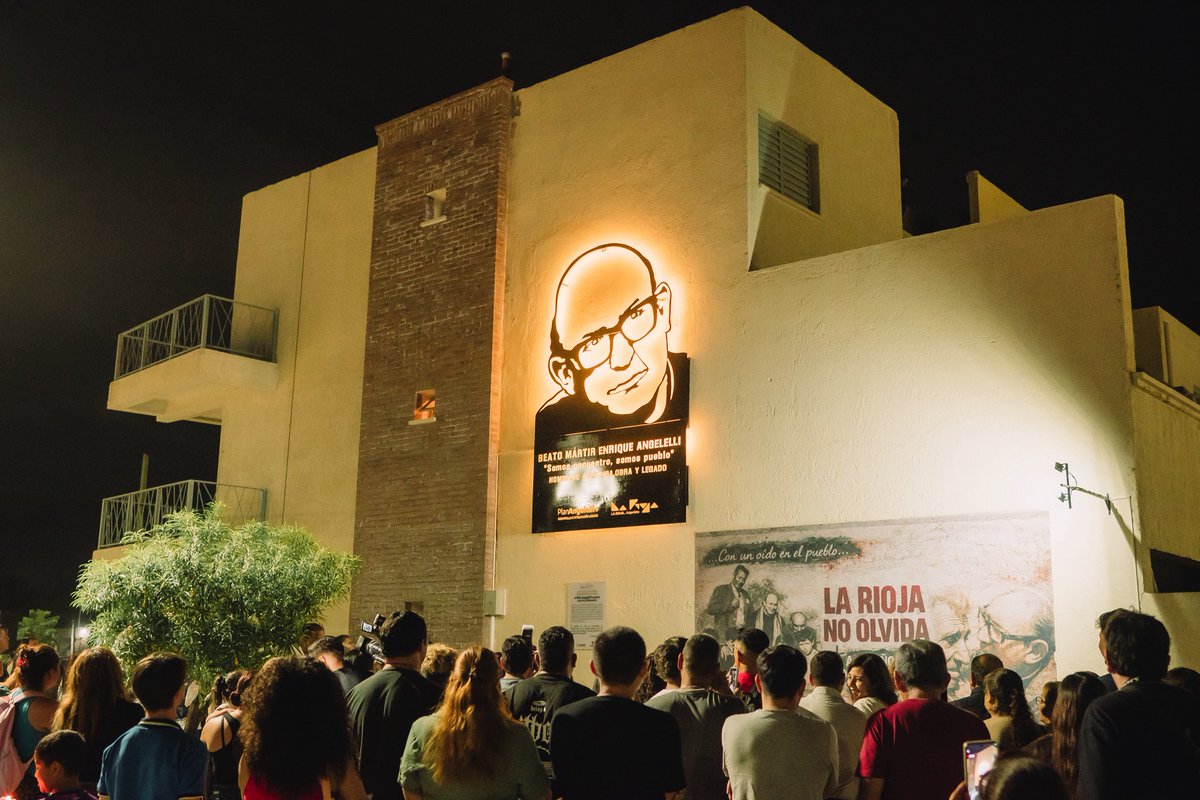 Lourdez_ortiz's tweet photo. Caminamos, siempre caminamos. Con fe y memoria, construyendo comunidad, inspirados por nuestro Beato Mártir Monseñor Angelelli, a 50 años de la última dictadura militar.
Una tarde llena de sentidos, gracias compañera @GabyPedrali

Hay otro camino como nos muestra @QuintelaRicardo https://t.co/huBScJIU8z