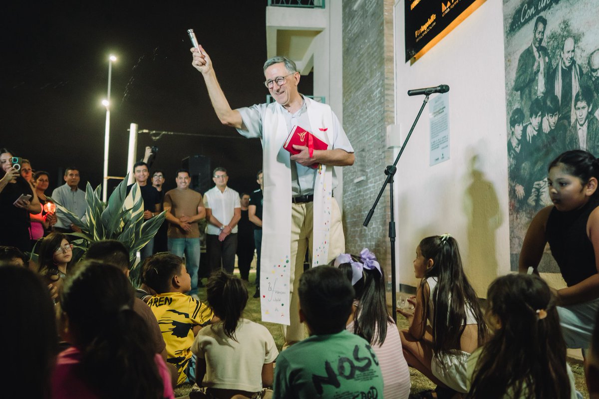 Lourdez_ortiz's tweet photo. Caminamos, siempre caminamos. Con fe y memoria, construyendo comunidad, inspirados por nuestro Beato Mártir Monseñor Angelelli, a 50 años de la última dictadura militar.
Una tarde llena de sentidos, gracias compañera @GabyPedrali

Hay otro camino como nos muestra @QuintelaRicardo https://t.co/huBScJIU8z