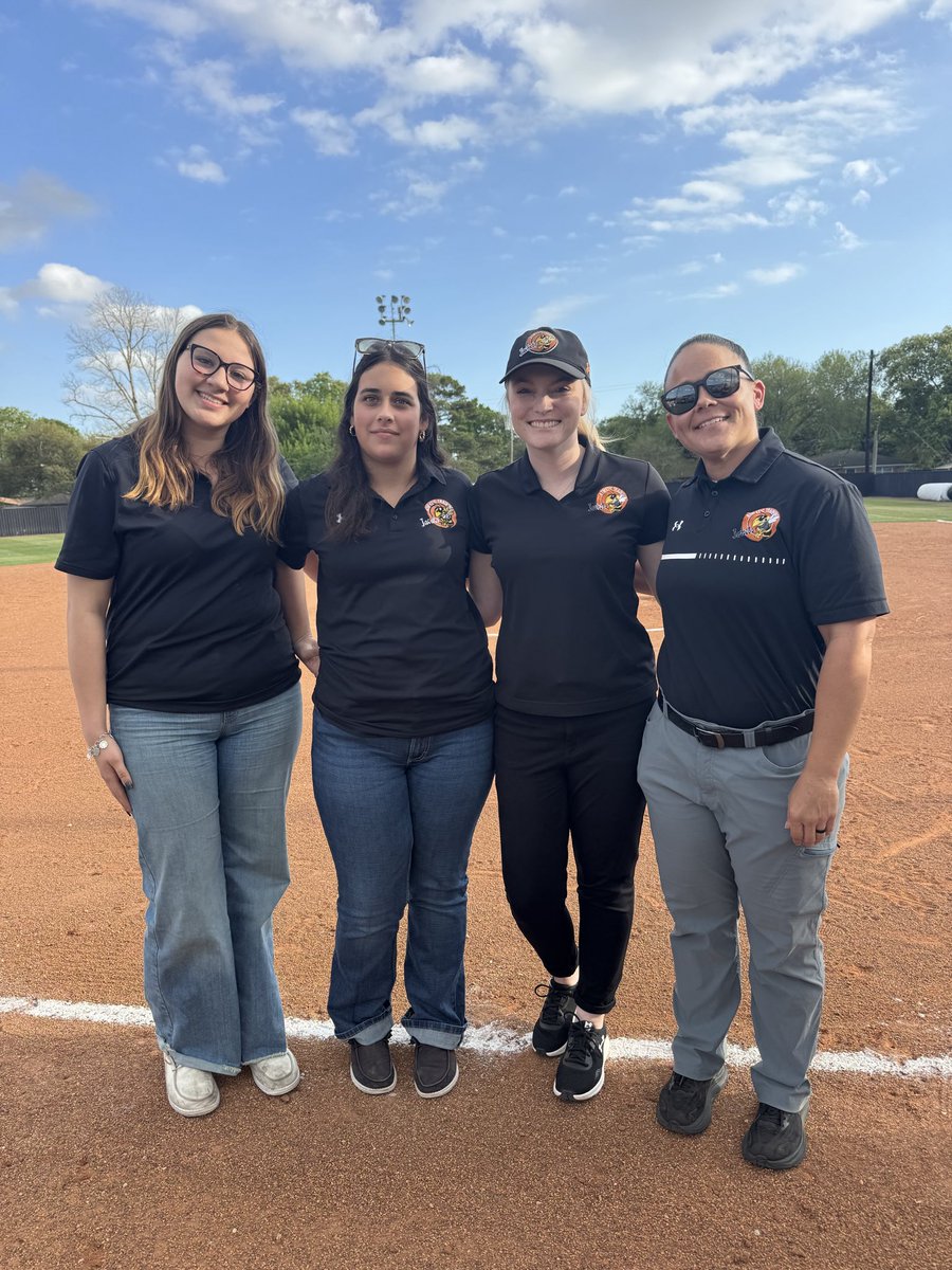 🐝 JACKET SOFTBALL 🐝 tweet media