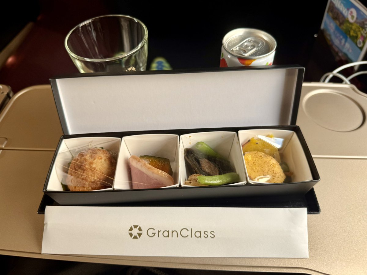 麻生羽呂AsoHaroあそはろ@【ゾン100】21巻発売中！ tweet media